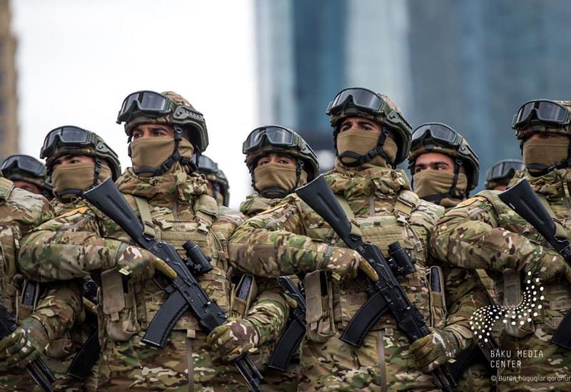 К зарплате военнослужащих в Карабахе установлены срочные надбавки в размере 100%