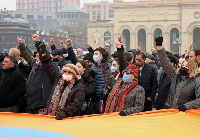 Самвел Акопян ушел в отставку