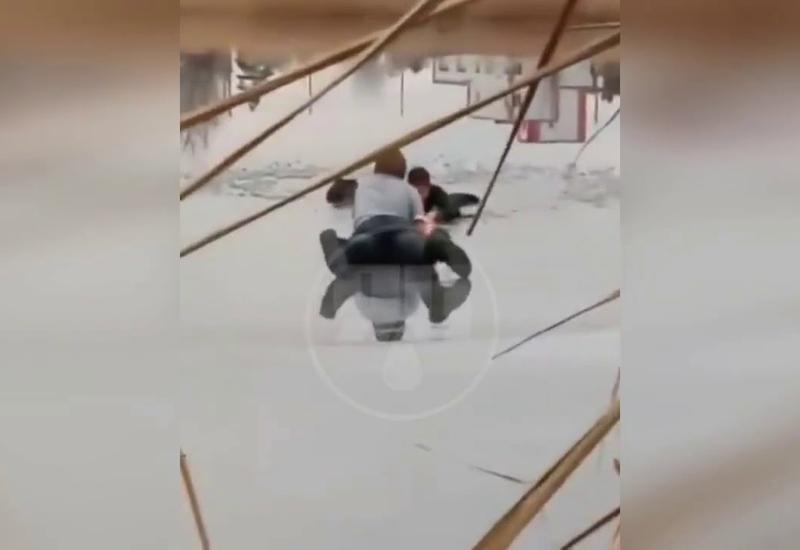 18-летний студент спас провалившегося под лед ребенка