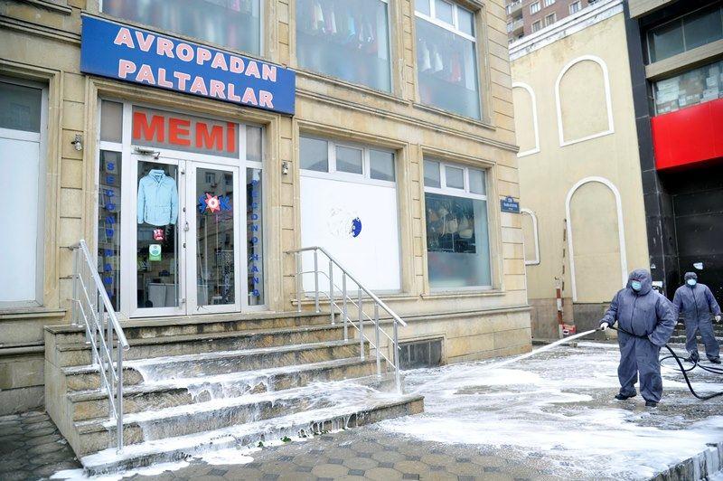 Усиленная дезинфекция на крупных улицах и проспектах Баку