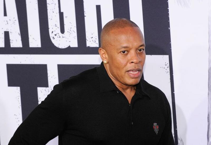 Рэпер Dr. Dre попал в реанимацию