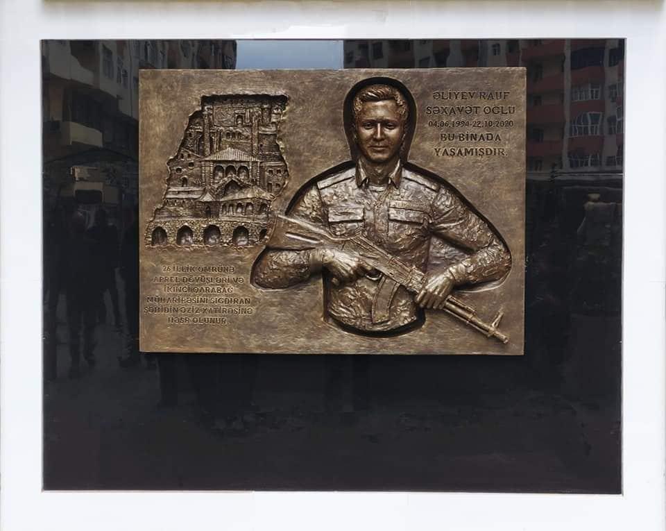 Молодые скульпторы увековечивают память о героях карабахской войны