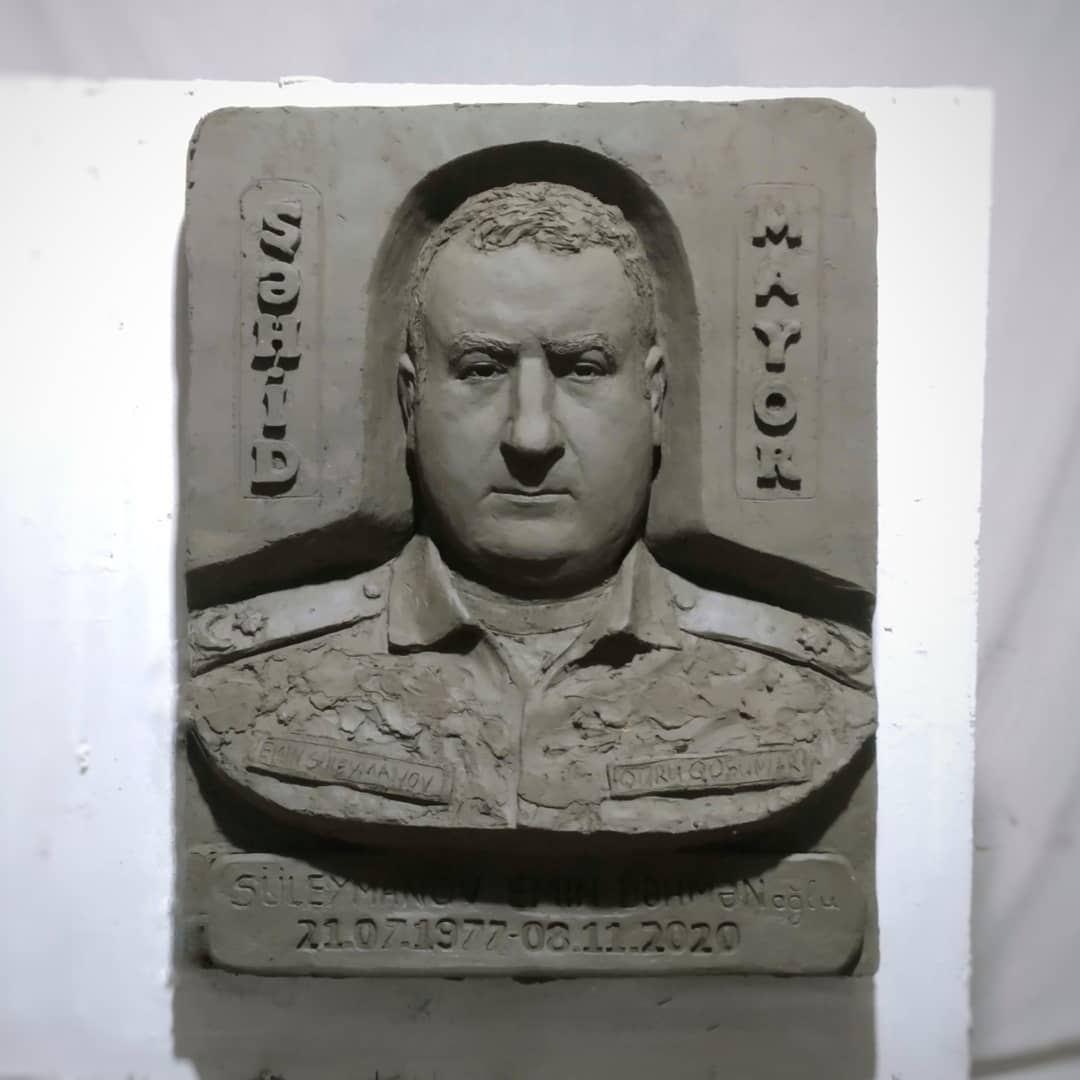 Молодые скульпторы увековечивают память о героях карабахской войны