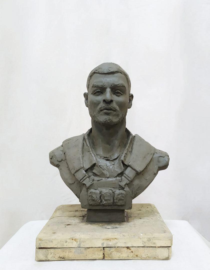 Молодые скульпторы увековечивают память о героях карабахской войны