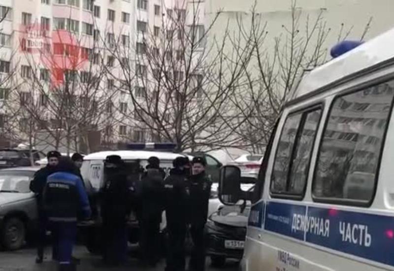 Мужчину задержали при попытке сбежать из квартиры с телом жены