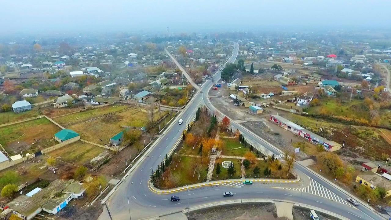 В Азербайджане завершено строительство двух дорог