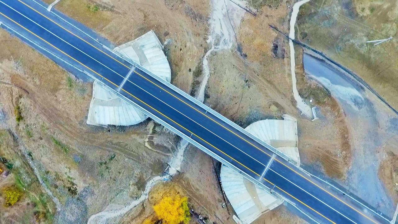 В Азербайджане завершено строительство двух дорог
