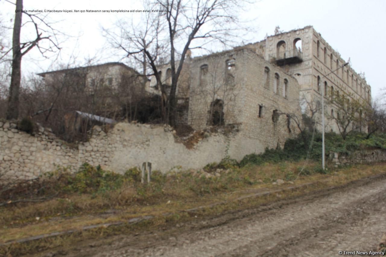 Разрушенные армянами исторические и архитектурные памятники в Шуше