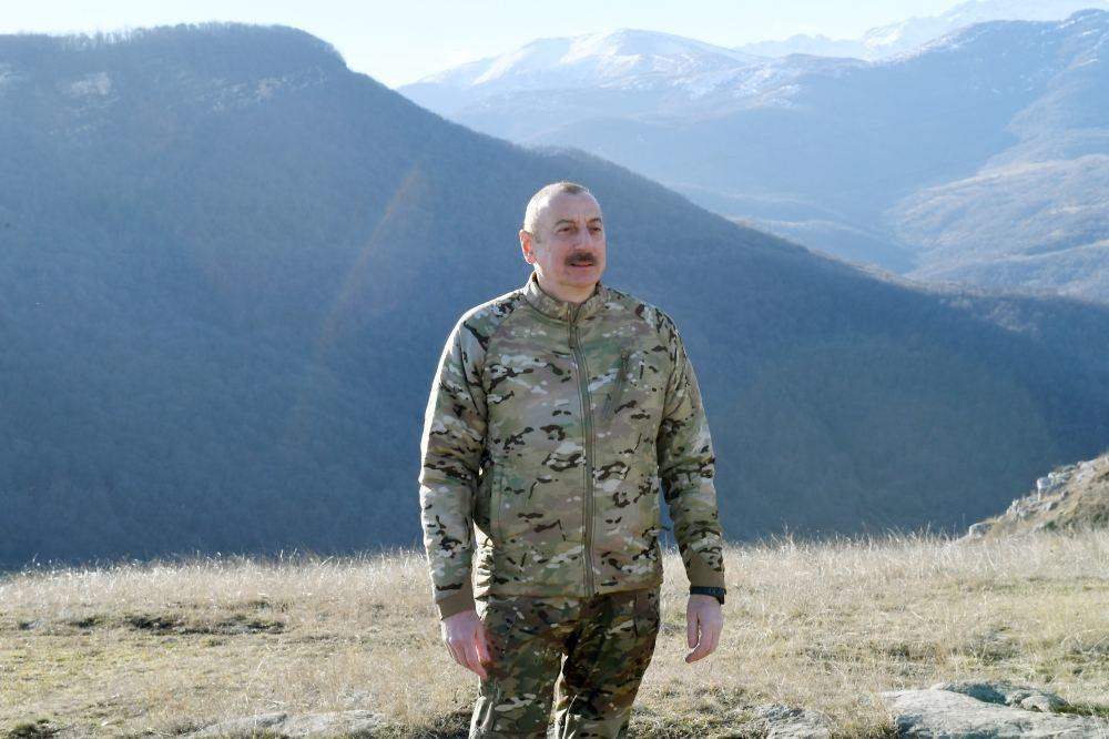 Prezident İlham Əliyev: Cıdır düzündə armudu stəkanda çay, paxlava ilə, dostlarımız sevinsin, düşmənlərin gözü kor olsun!