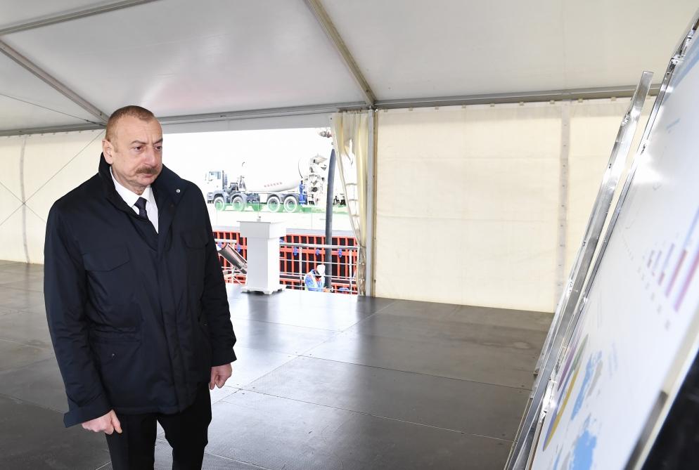 Президент Ильхам Алиев заложил фундамент двух заводов и открыл предприятие по производству листового стекла в Сумгайыте