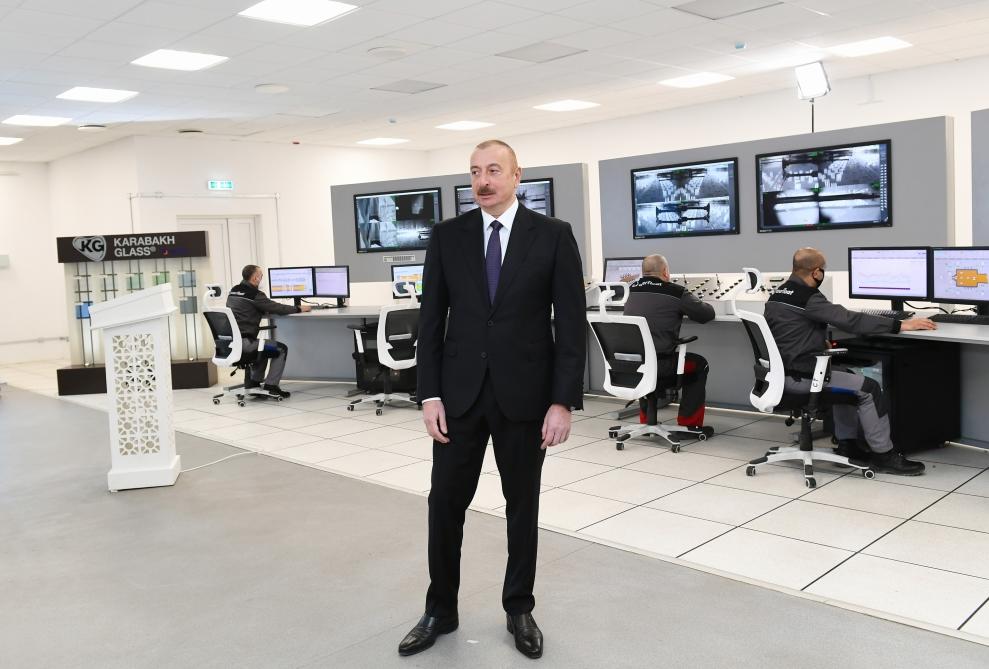Президент Ильхам Алиев заложил фундамент двух заводов и открыл предприятие по производству листового стекла в Сумгайыте