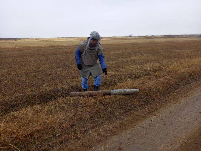 На прифронтовых территориях Азербайджана обнаружено 270 неразорвавшихся боеприпасов