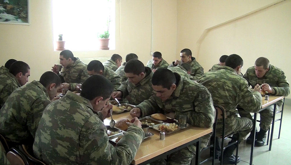 Проводится прием призывников в учебные воинские части