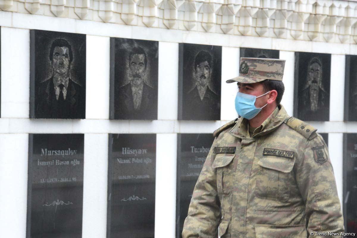 Азербайджанцы чтят светлую память жертв 20 Января