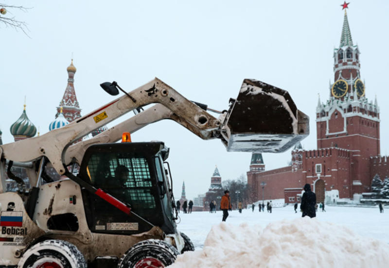 Снежный коллапс: Москва встала в 10-балльных пробках