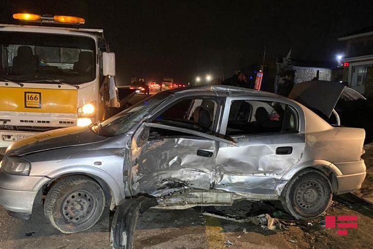 В Баку столкнулись 11 автомобилей, есть пострадавшие