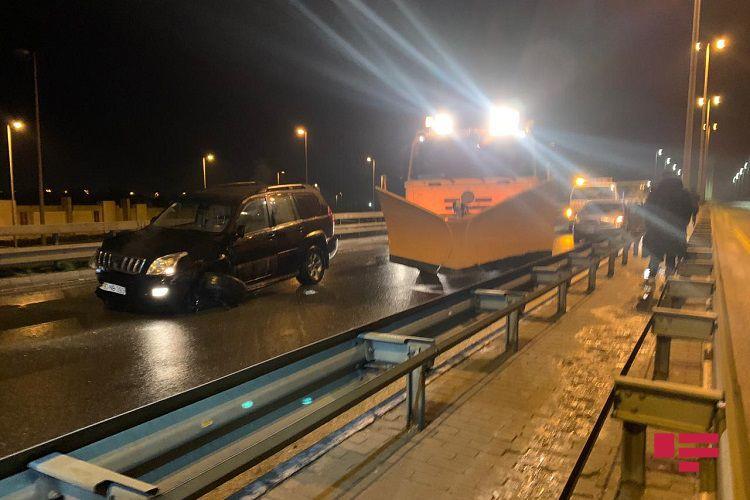 В Баку столкнулись 11 автомобилей, есть пострадавшие