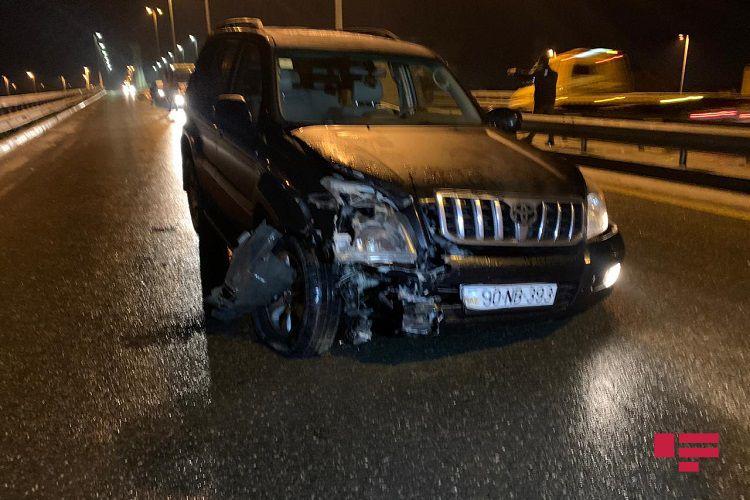 В Баку столкнулись 11 автомобилей, есть пострадавшие