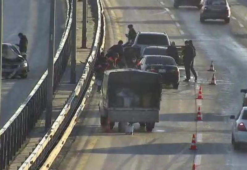 На дороге в аэропорт произошла цепная авария