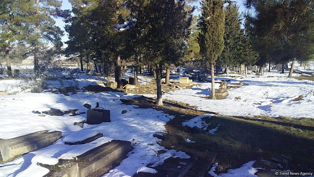 Армяне грабили могилы азербайджанцев в поисках золотых зубов