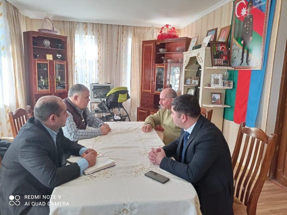 Арзу Нагиев посетил могилы шехидов в Товузе и Гедабеке, встретился с их семьями