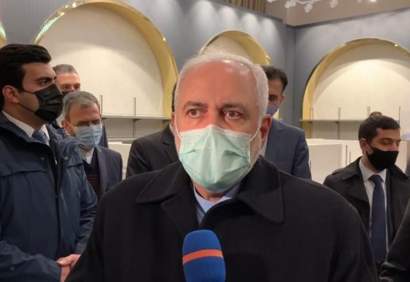 Глава МИД Ирана прибыл в Баку