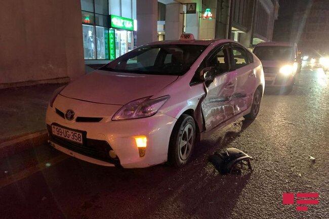 В Баку столкнулись пять автомобилей