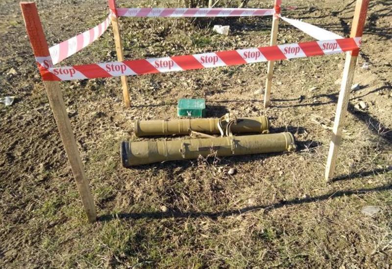 В прифронтовых районах обнаружены сотни неразорвавшихся боеприпасов
