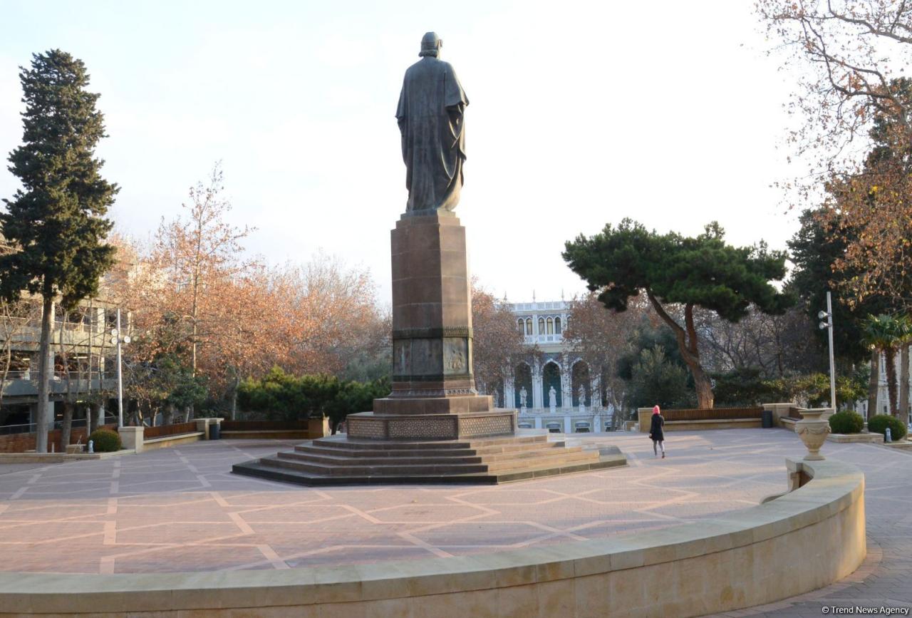 Bakıdakı Nizami Gəncəvi heykəlinin yaradılmasının tarixçəsi
