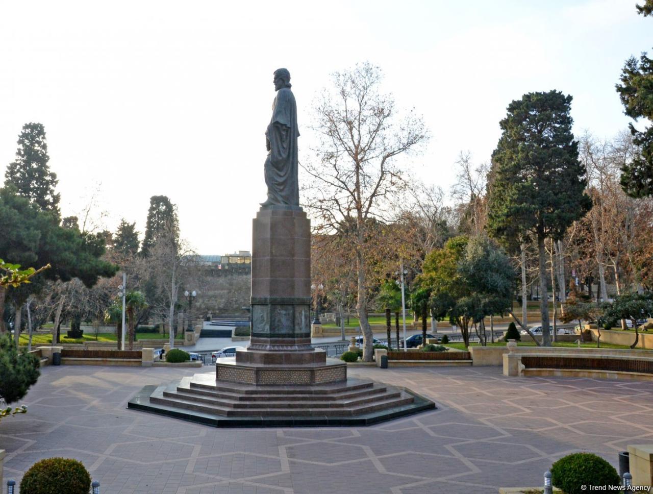 Bakıdakı Nizami Gəncəvi heykəlinin yaradılmasının tarixçəsi