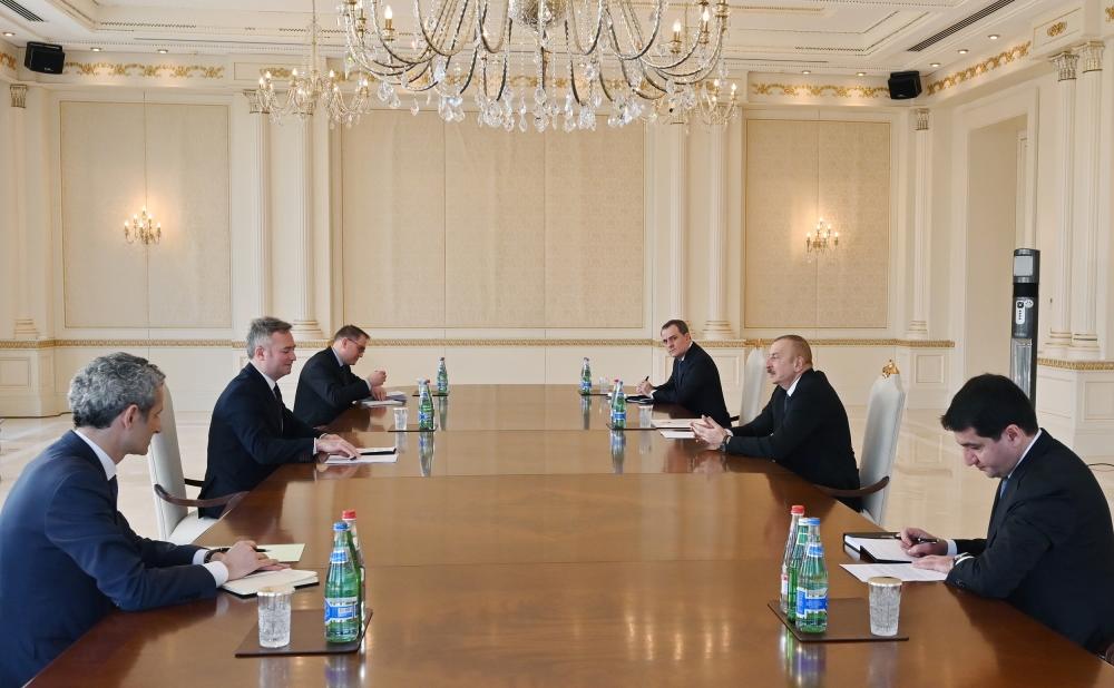 Президент Ильхам Алиев принял госсекретаря министерства Европы и иностранных дел Франции