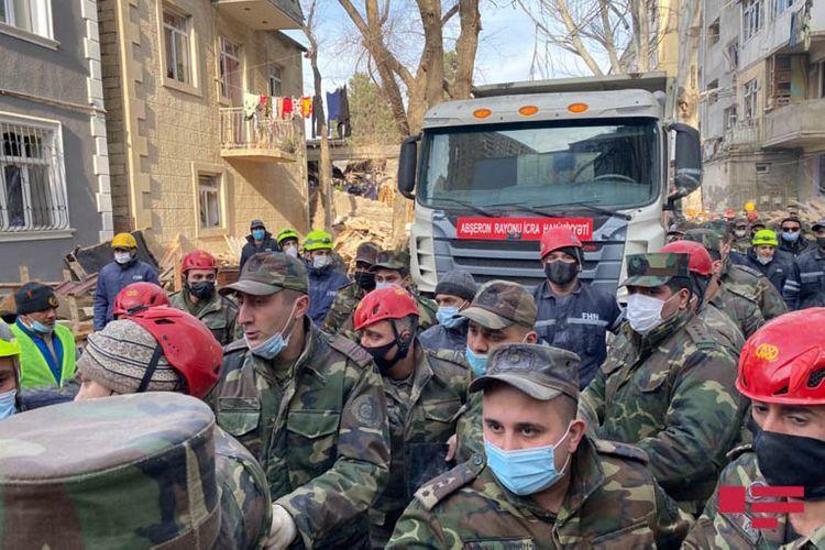 В Хырдалане найдено тело ребенка из-под завалов дома, где произошел взрыв