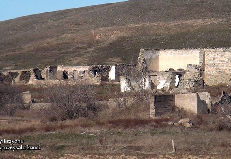 Минобороны показало еще одно разрушенное армянами село в Джебраиле