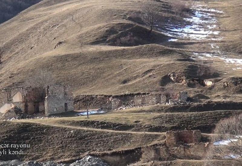 Первые кадры из освобожденного села Алыбейли Кельбаджарского района