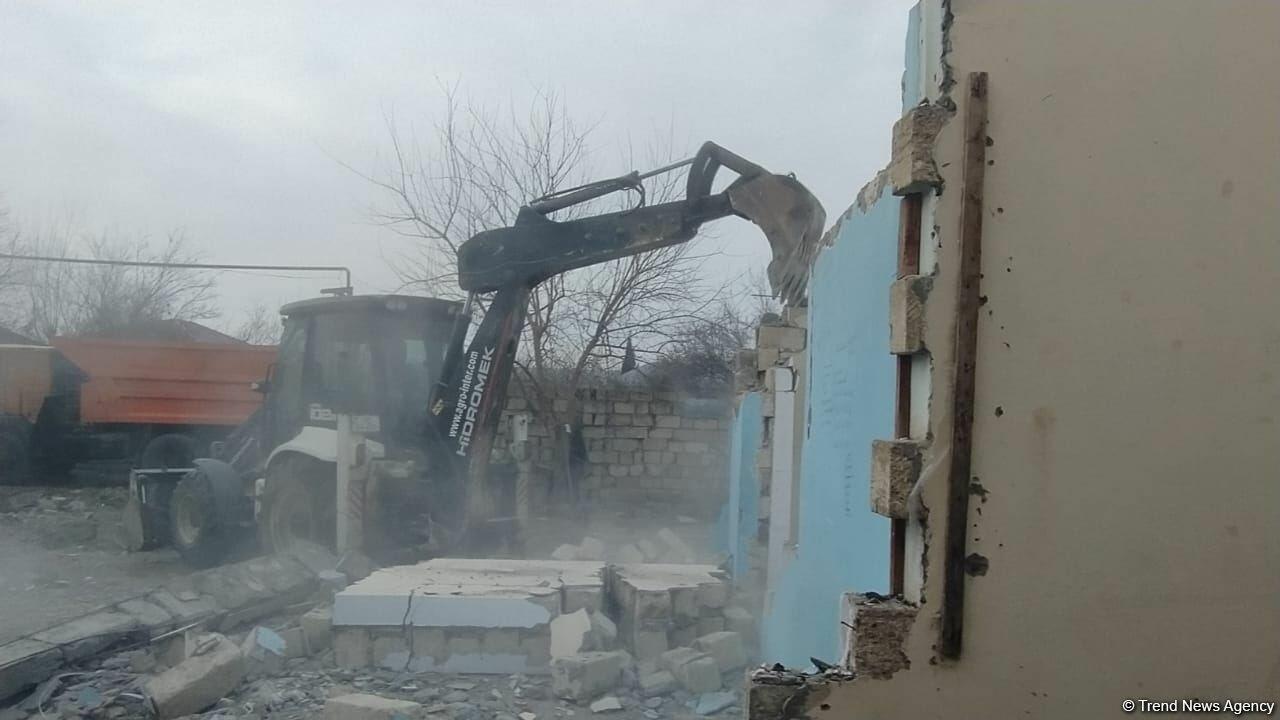 В Горадизе восстанавливают дома, разрушенные армянскими снарядами