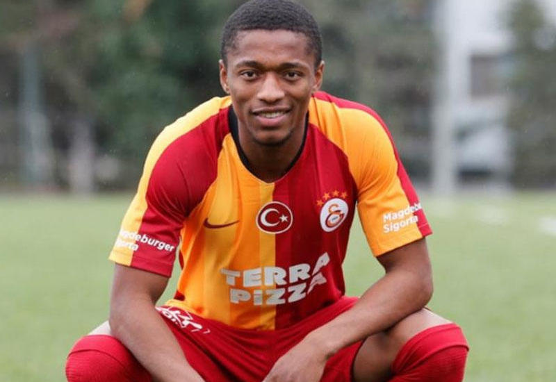 "Qalatasaray" hücumçunu icarəyə verdi