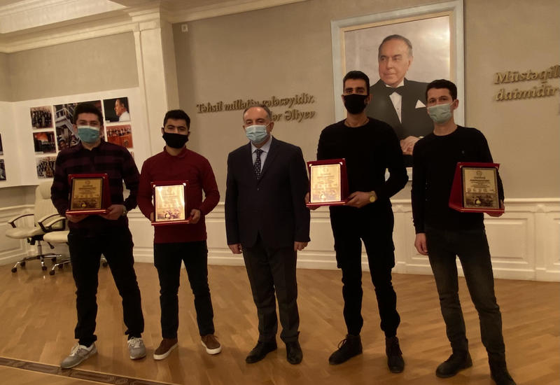 Rektor Gənclər Günündə Vətən müharibəsində iştirak edən tələbələrlə görüşdü