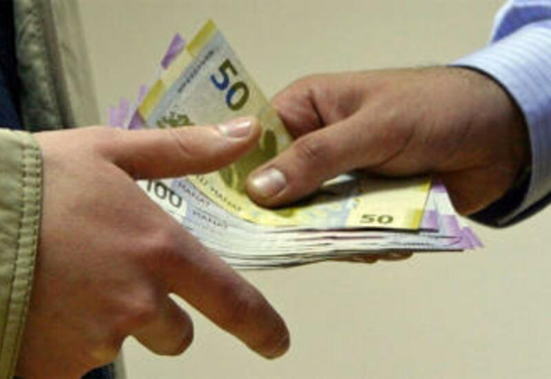 В Азербайджане выросла среднемесячная зарплата наемных работников