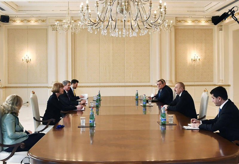 Президент Ильхам Алиев принял государственного министра Великобритании по делам европейского соседства и Америки