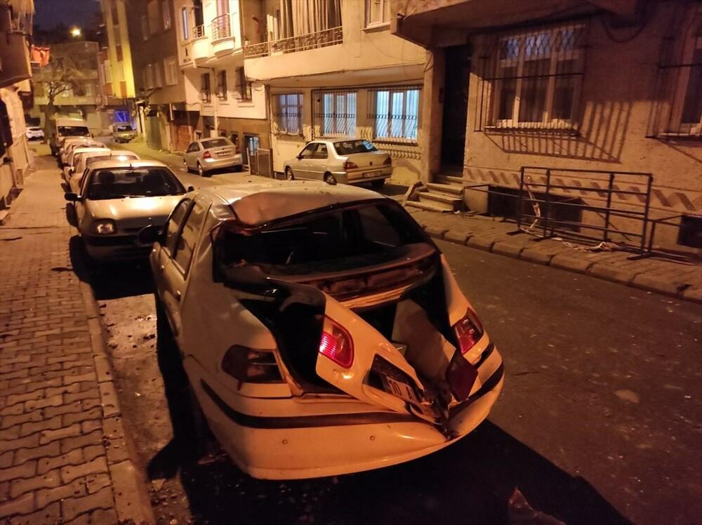 Штормовой ветер разрушил дома в Стамбуле