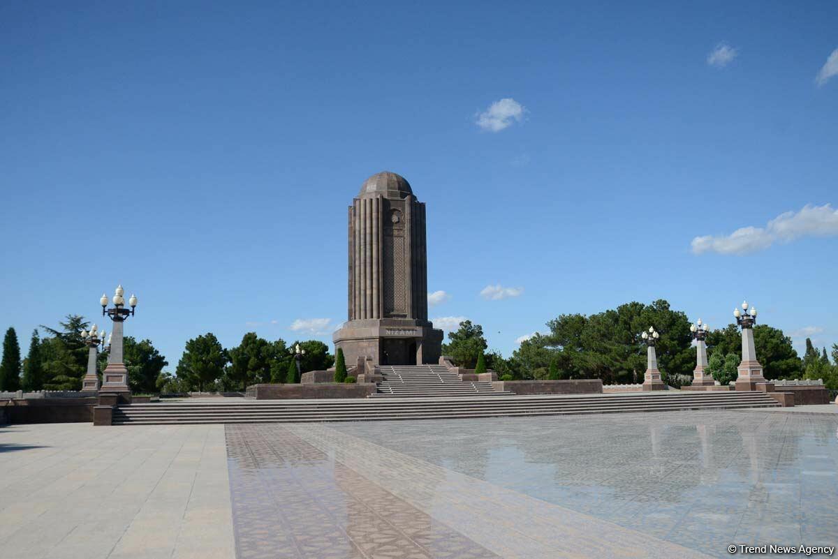 История Мавзолея Низами Гянджеви