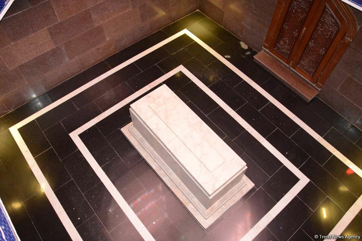 История Мавзолея Низами Гянджеви