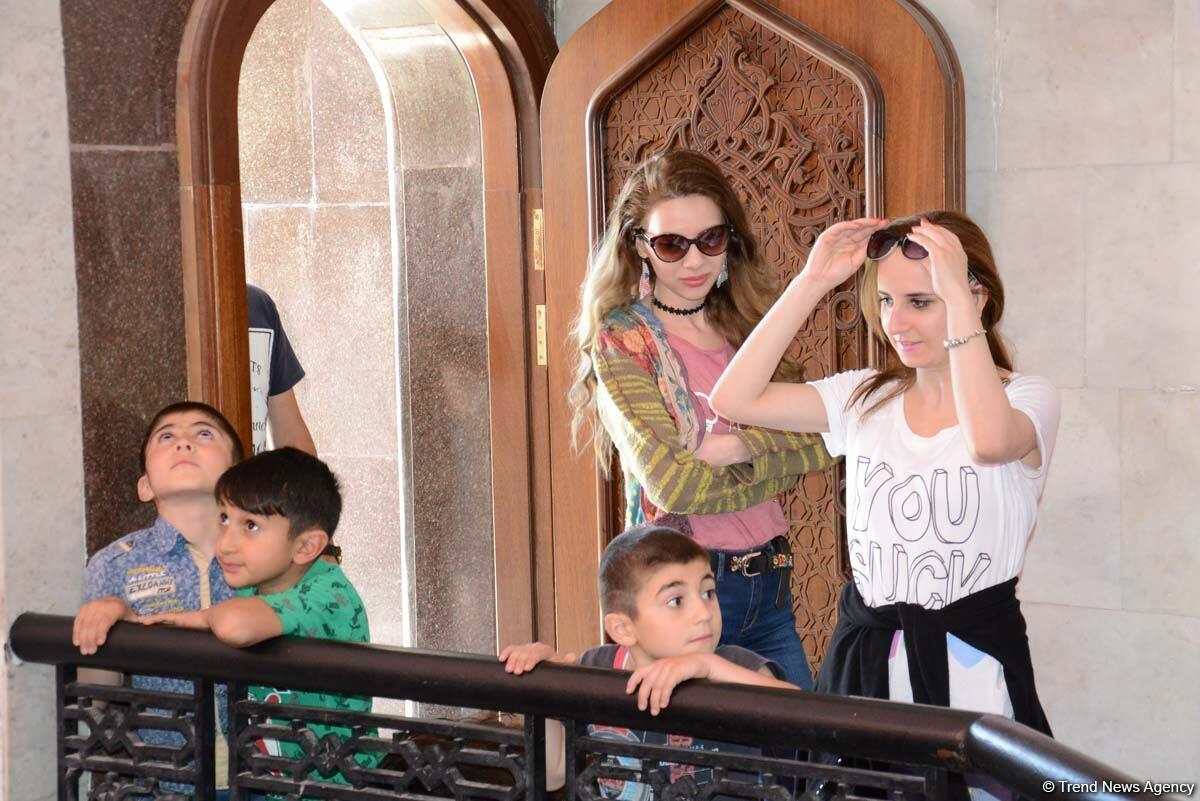 История Мавзолея Низами Гянджеви