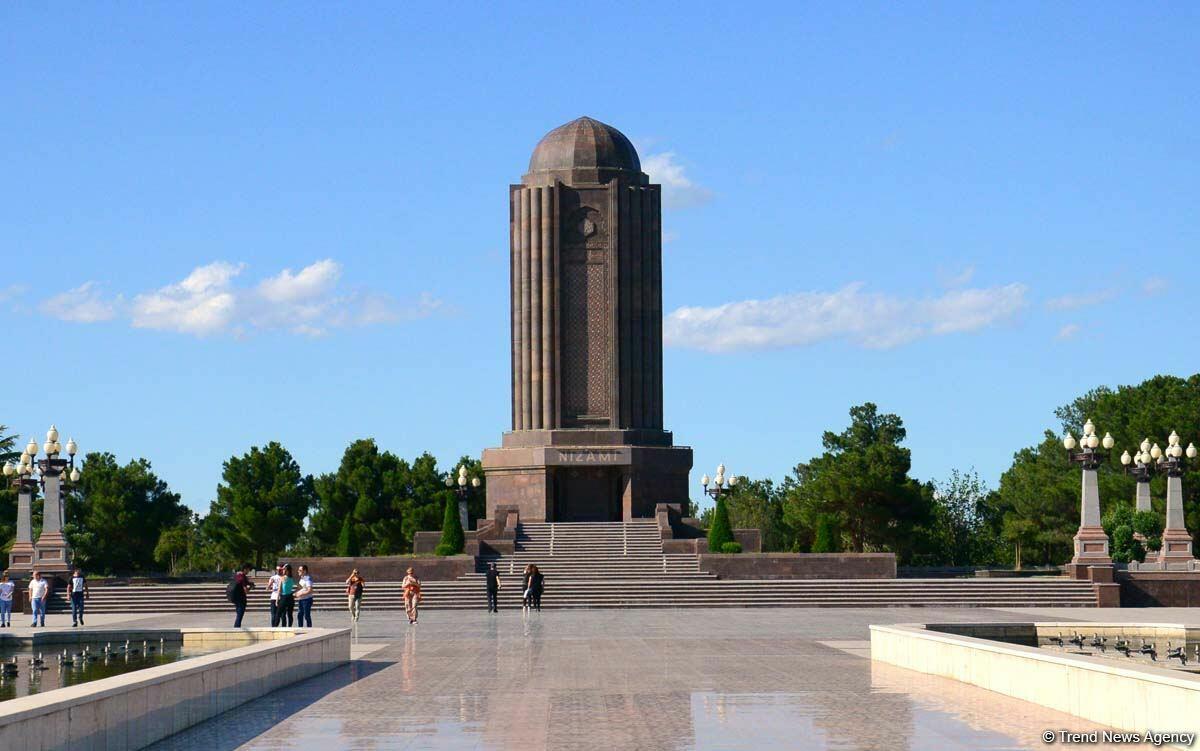 История Мавзолея Низами Гянджеви
