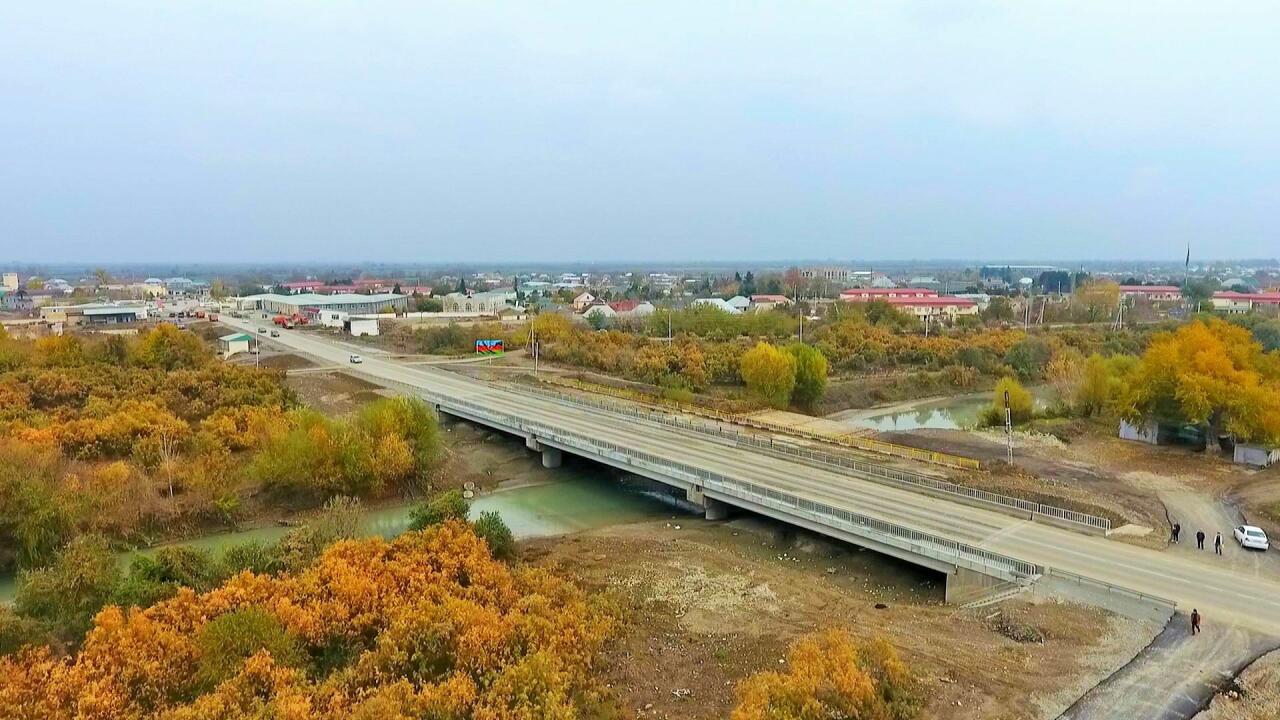 В Азербайджане построен новый автомобильный мост через Куру