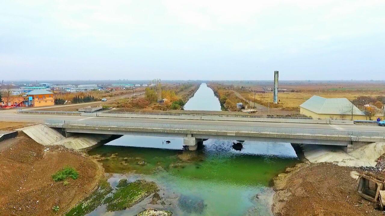 В Азербайджане построен новый автомобильный мост через Куру