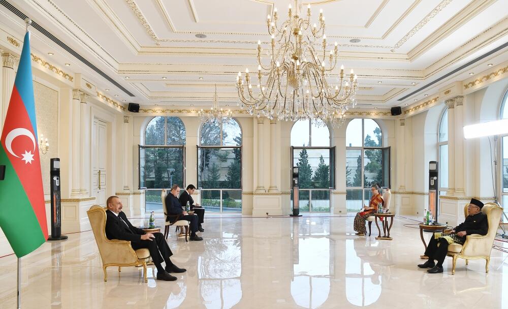 Президент Ильхам Алиев принял верительные грамоты новоназначенного посла Индонезии в Азербайджане