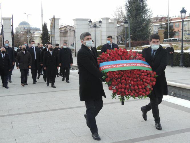 Али Асадов посетил Парк Гейдара Алиева в Анкаре