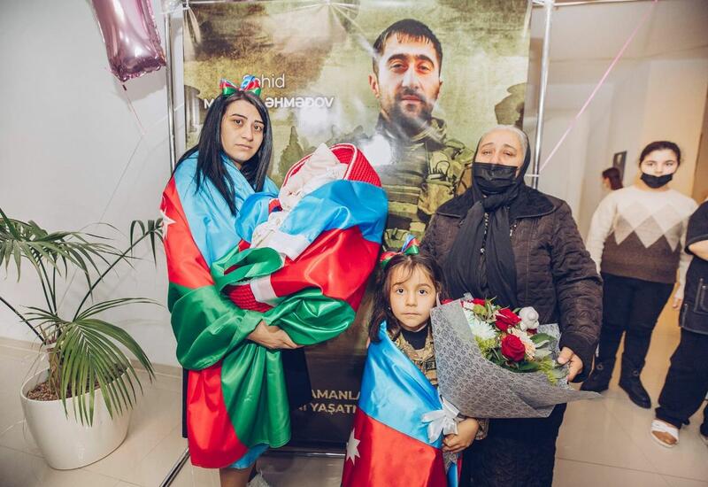На имя новорожденного ребенка еще одного шехида будет открыт счет на 5000 манатов