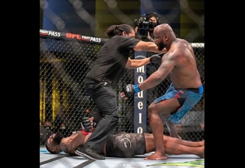 Льюис нокаутировал Блейдса в главном поединке UFC Fight Night 185